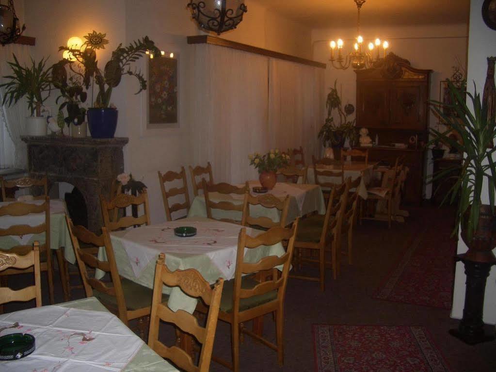 סארברוקן Hotel Adam מראה חיצוני תמונה