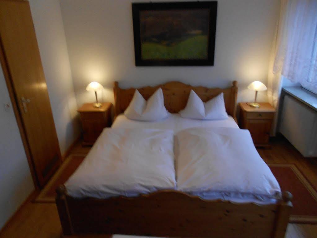 סארברוקן Hotel Adam מראה חיצוני תמונה