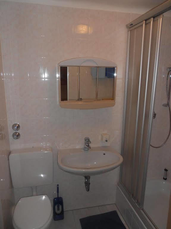 סארברוקן Hotel Adam מראה חיצוני תמונה